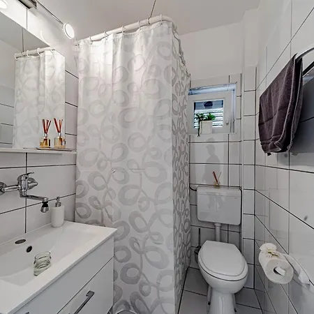 Apartman By The Sea Kuciste - Perna, Peljesac - 21507 *