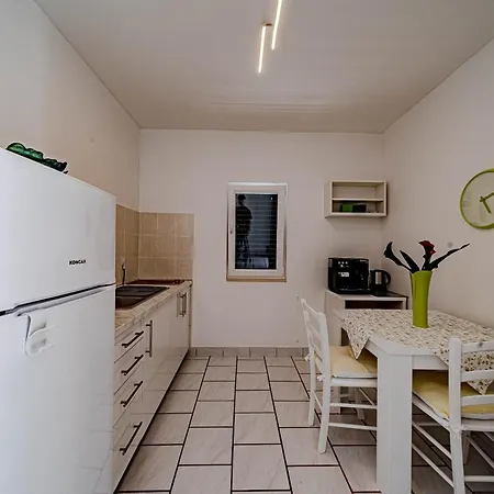 By The Sea Kuciste - Perna, Peljesac - 21507 Apartment *