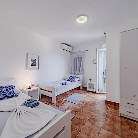 Apartment By The Sea Kuciste - Perna, Peljesac - 21507