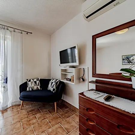 Apartment By The Sea Kuciste - Perna, Peljesac - 21507 *